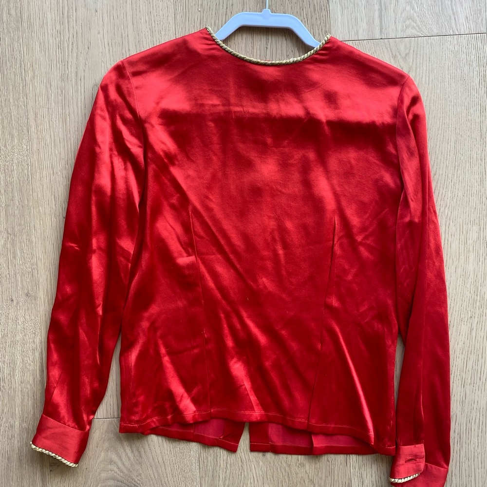 Vintage Dana buchman 100% silk top red with gold trim